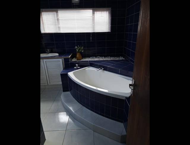 1 BEDROOM PROPERTY TO RENT IN MALABAR
